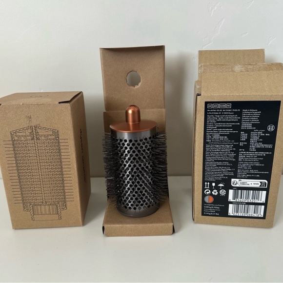 Dyson Airwrap large Volumizing brush - Picture 4 of 4